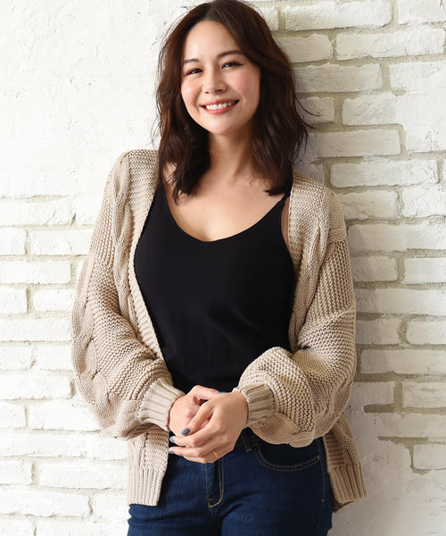 Luz Llena（ラズレナ）の「ケーブル編ショートカーディガン（カーディガン/ボレロ・レディース・ベージュ/アイボリー/杢グレー・MEDIUM）」の3枚目の写真