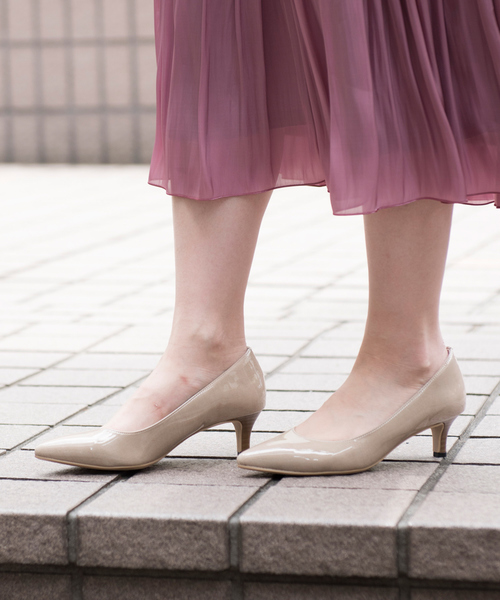 Au BANNISTER(オゥバニスター)の「【晴雨兼用/販売店舗限定】ミドルヒールパンプス(パンプス・レディース・ブラック/グレー/ベージュ/アイボリー・37/36/39/38/35)」の4枚目の写真