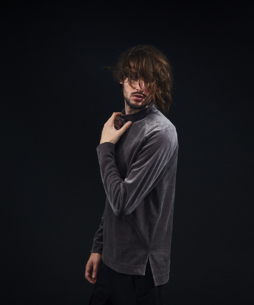 5351 POUR LES HOMMES（ゴーサンゴーイチプールオム）の「コールモックネックプルオーバー（Tシャツ/カットソー・メンズ・ブラック/ベージュ/ネイビー/グレー/ボルドー・44/46/48/50）」の19枚目の写真