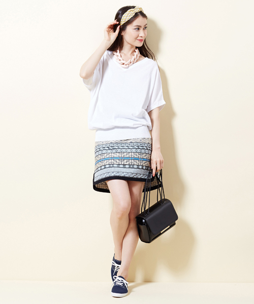 UNITED ARROWS（ユナイテッドアローズ）の「○UAB HT-CO Vネック フレンチスリーブ ニット§◆（ニット/セーター・レディース・ホワイト/ブラック/オレンジ/イエロー/ライトブルー/ネイビー/グレー・フリー）」の14枚目の写真