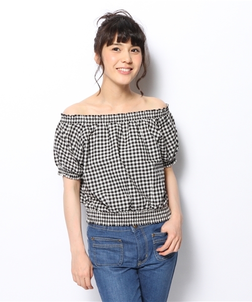 Chico(チコ)の「楊柳オフショルダーBL(シャツ/ブラウス・レディース・ブルー/ホワイト/ネイビー/ブラック・FREE)」の8枚目の写真