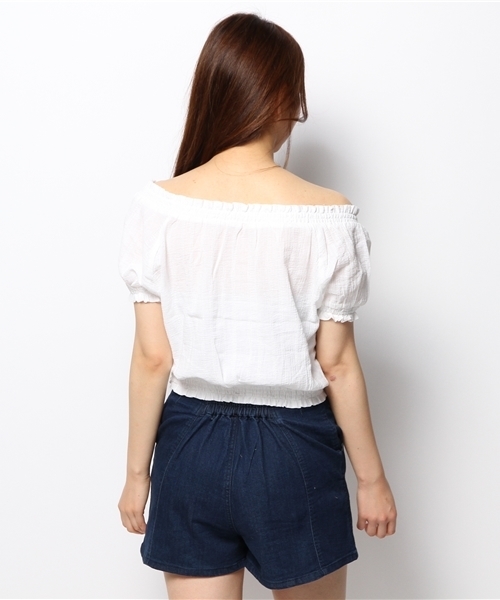 Chico(チコ)の「楊柳オフショルダーBL(シャツ/ブラウス・レディース・ブルー/ホワイト/ネイビー/ブラック・FREE)」の11枚目の写真