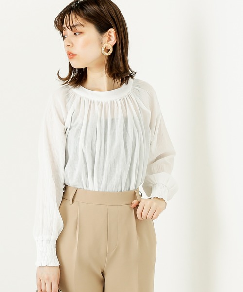 natural couture(ナチュラルクチュール)の「【WEB限定カラー有り】楊柳ガーゼギャザーブラウス(シャツ/ブラウス・レディース・ホワイト/ベージュ/サックスブルー/ミント/ブラック・FREE)」の2枚目の写真