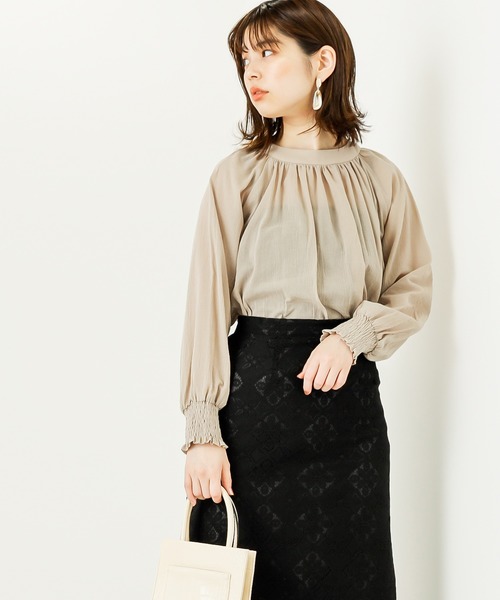 natural couture(ナチュラルクチュール)の「【WEB限定カラー有り】楊柳ガーゼギャザーブラウス(シャツ/ブラウス・レディース・ホワイト/ベージュ/サックスブルー/ミント/ブラック・FREE)」の6枚目の写真