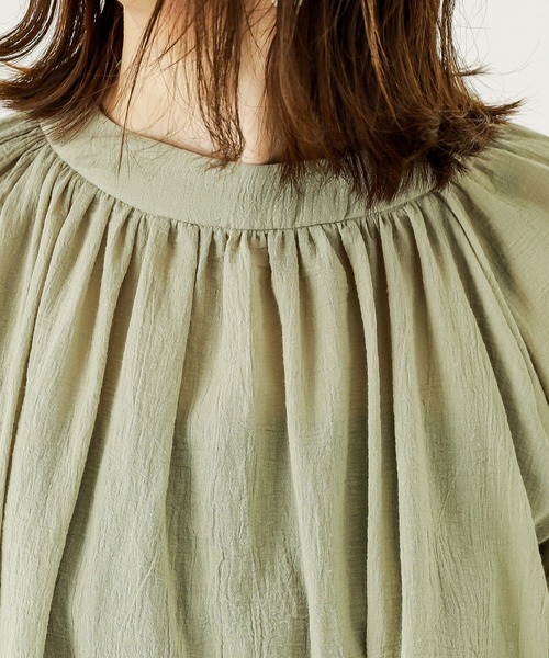 natural couture(ナチュラルクチュール)の「【WEB限定カラー有り】楊柳ガーゼギャザーブラウス(シャツ/ブラウス・レディース・ホワイト/ベージュ/サックスブルー/ミント/ブラック・FREE)」の22枚目の写真