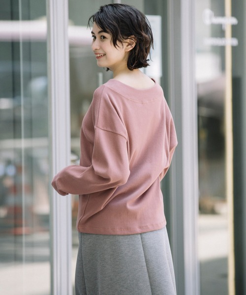 Munich(ミューニック)の「ハイテンションサーキュラーリブ ラウンドネックプルオーバー(セットアップ可)(Tシャツ/カットソー・レディース・ベージュ/ダークグレー/スモークピンク・FREE)」の4枚目の写真