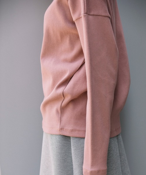 Munich(ミューニック)の「ハイテンションサーキュラーリブ ラウンドネックプルオーバー(セットアップ可)(Tシャツ/カットソー・レディース・ベージュ/ダークグレー/スモークピンク・FREE)」の17枚目の写真