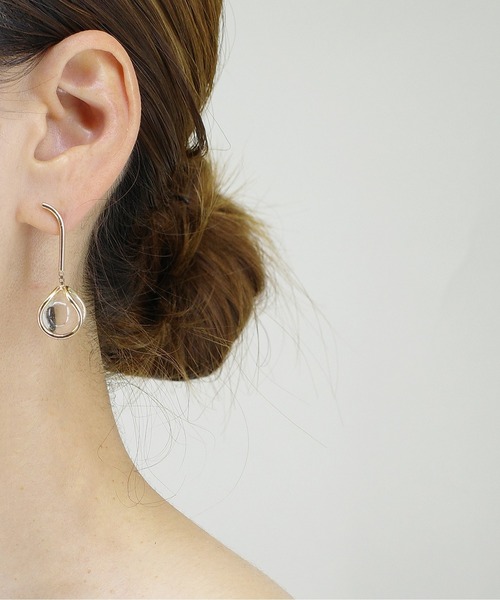 ANNIKA INEZ(アニカイネズ)の「【ANNIKA INEZ / アニカイネズ】EMBRACED Pierce / ピアス / SML(ピアス(両耳用)・レディース・ゴールド・FREE)」の2枚目の写真