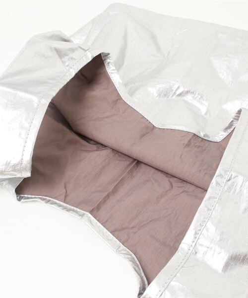 BAGGU（バグー）の「【BAGGU(バグゥ)】メタリックBaby（エコバッグ/サブバッグ・レディース・シルバー/ゴールド・FREE）」の6枚目の写真