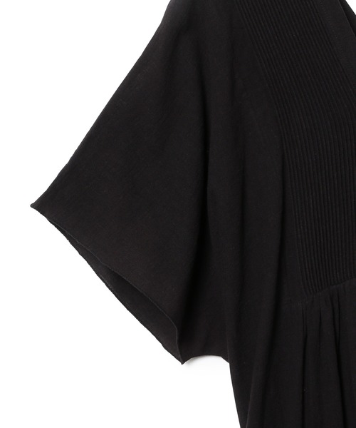 ADAM ET ROPE'(アダムエロペ)の「【WEB限定】コードピンタックカフタンワンピース(ワンピース・レディース・ホワイト/ブラック・FREE)」の14枚目の写真
