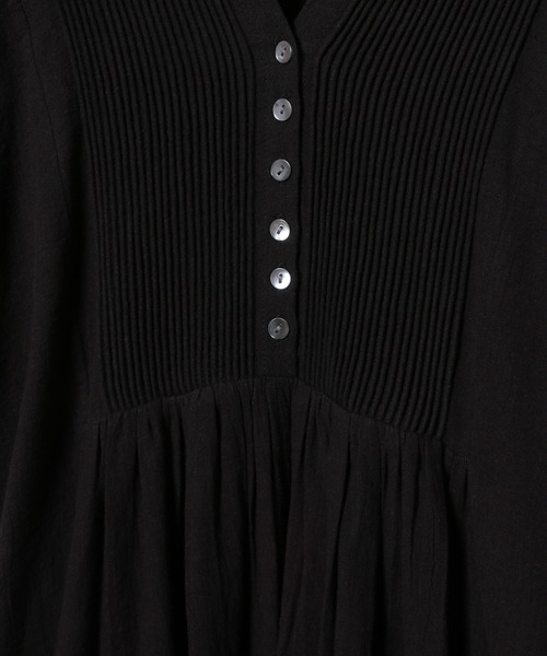 ADAM ET ROPE'(アダムエロペ)の「【WEB限定】コードピンタックカフタンワンピース(ワンピース・レディース・ホワイト/ブラック・FREE)」の8枚目の写真