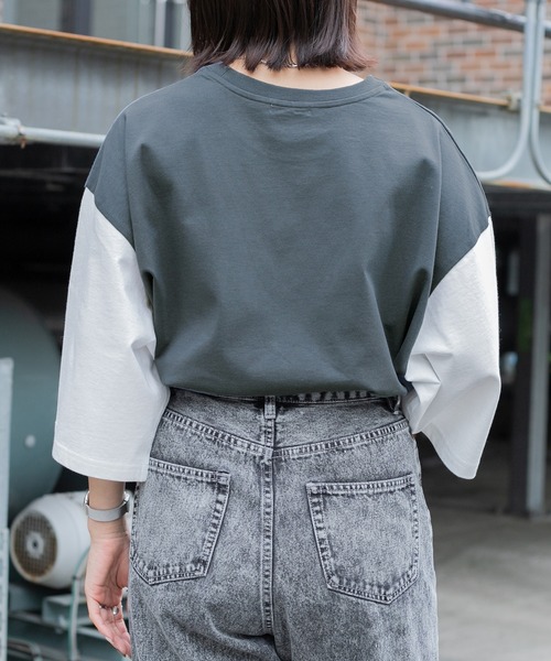 PairPair（ペアペア）の「バイカラーBOXTシャツ（ユニセックス）（Tシャツ/カットソー・レディース・グレイッシュブルー/オフホワイト/ライトグレー・FREE）」の4枚目の写真