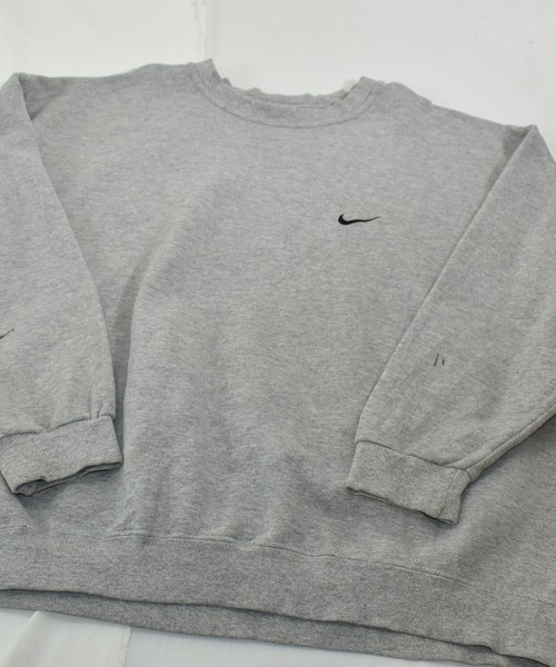NIKE（ナイキ）の「【ヴィンテージ古着】90's NIKE/ナイキ SWOOSH 刺繍 クルーネックスウェット USA製（スウェット・メンズ・グレー・X-LARGE）」の4枚目の写真