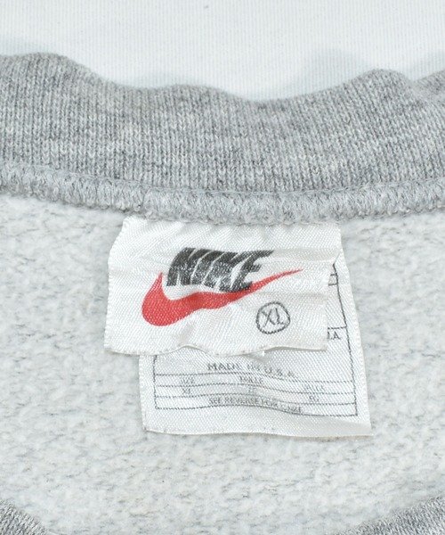NIKE（ナイキ）の「【ヴィンテージ古着】90's NIKE/ナイキ SWOOSH 刺繍 クルーネックスウェット USA製（スウェット・メンズ・グレー・X-LARGE）」の5枚目の写真