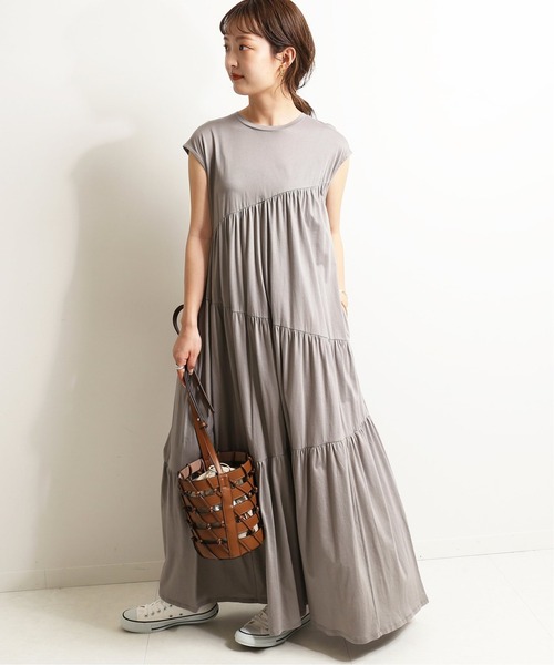 SLOBE IENA（スローブイエナ）の「フレンチスリーブティアードカットワンピース【手洗い可能】◆（ワンピース・レディース・チャコールグレー/ブラック/ラベンダー・38/36）」の5枚目の写真