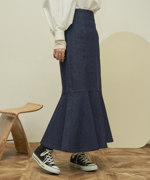 VANNIE U(ヴァニーユー)の「デニムマーメイドスカート(スカート・レディース・ライトブルー/ブルー/アイボリー・FREE)」の1枚目の写真