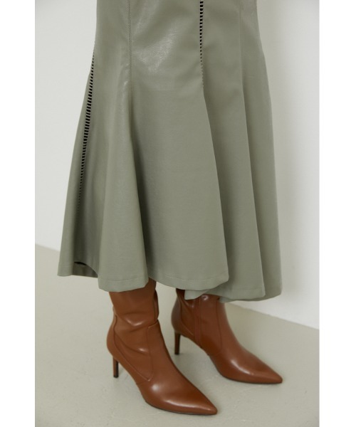 rienda（リエンダ）の「フェイクレザーマーメイドヘムスカート（スカート・レディース・ブラック/グリーン/キャメル・SMALL/MEDIUM）」の16枚目の写真