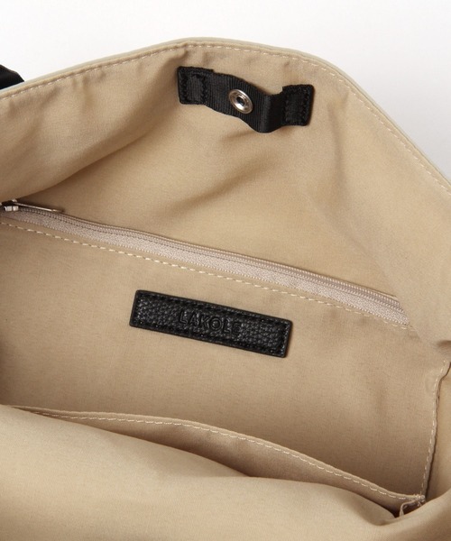 LAKOLE（ラコレ）の「フロントポケットワンショルダーバッグ / 954533（ショルダーバッグ・メンズ・ブラック/ベージュ・FREE）」の18枚目の写真