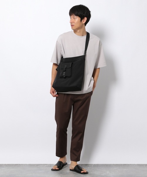 LAKOLE（ラコレ）の「フロントポケットワンショルダーバッグ / 954533（ショルダーバッグ・メンズ・ブラック/ベージュ・FREE）」の3枚目の写真