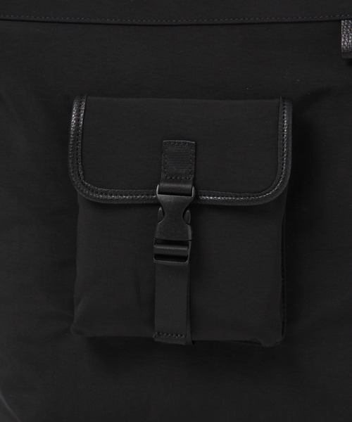 LAKOLE（ラコレ）の「フロントポケットワンショルダーバッグ / 954533（ショルダーバッグ・メンズ・ブラック/ベージュ・FREE）」の11枚目の写真