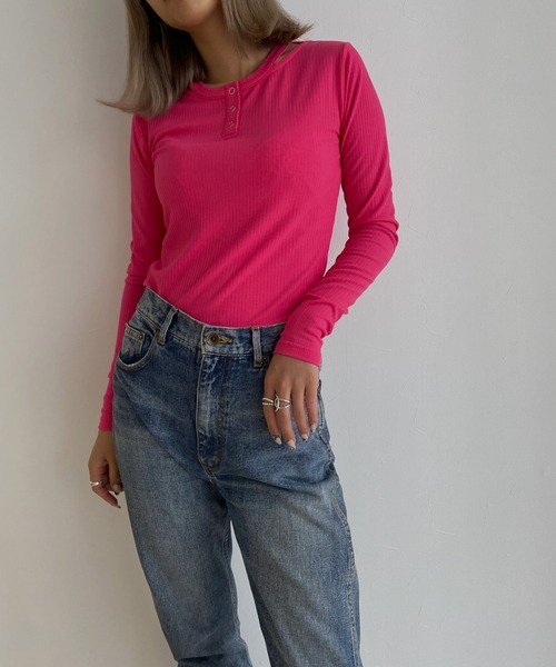 Avvenente（アベネンテ）の「【Avvenente】ヘンリーネックロングTシャツ（Tシャツ/カットソー・レディース・ブラック/ベージュ/ピンク・M）」の3枚目の写真