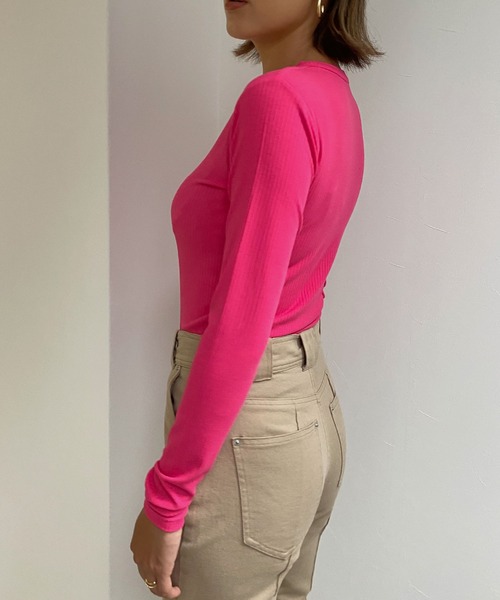 Avvenente（アベネンテ）の「【Avvenente】ヘンリーネックロングTシャツ（Tシャツ/カットソー・レディース・ブラック/ベージュ/ピンク・M）」の15枚目の写真