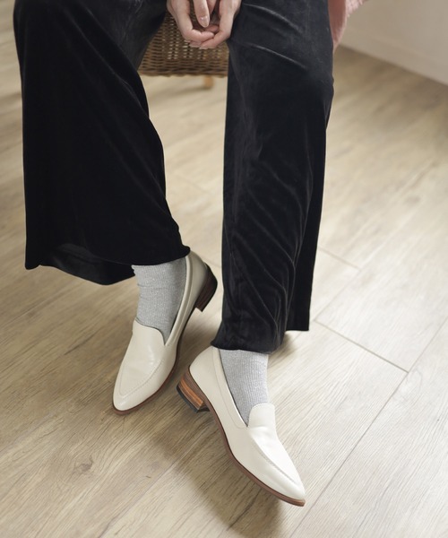 SESTO（セスト）の「ふわふわインソール！ウッドヒールのアーモンドトゥローファーパンプス（ローファー・レディース・ブラック/ブラウン/ゴールド/レオパード/アイボリー・22.5cm/23.5cm/24.5cm/23.0cm/24.0cm/25.0cm/21.5㎝）」の12枚目の写真