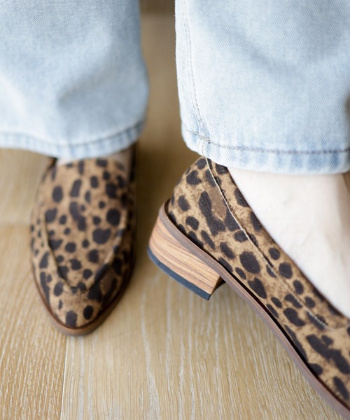 SESTO（セスト）の「ふわふわインソール！ウッドヒールのアーモンドトゥローファーパンプス（ローファー・レディース・ブラック/ブラウン/ゴールド/レオパード/アイボリー・22.5cm/23.5cm/24.5cm/23.0cm/24.0cm/25.0cm/21.5㎝）」の21枚目の写真