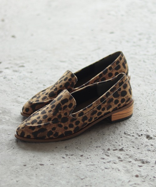 SESTO（セスト）の「ふわふわインソール！ウッドヒールのアーモンドトゥローファーパンプス（ローファー・レディース・ブラック/ブラウン/ゴールド/レオパード/アイボリー・22.5cm/23.5cm/24.5cm/23.0cm/24.0cm/25.0cm/21.5㎝）」の8枚目の写真