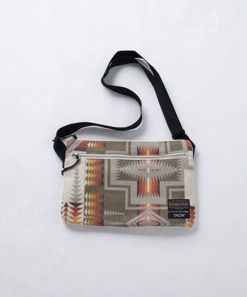 PENDLETON（ペンドルトン）の「【TAION】×【PENDLETON】アシメトリーサコッシュ #PDT-TON-213004（ショルダーバッグ・メンズ・ホワイト系4/ブラック系4/ベージュ系3/グリーン系3/ネイビー系3/レッド系3・FREE）」の10枚目の写真