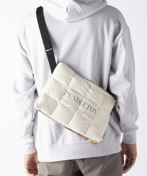 PENDLETON（ペンドルトン）の「【TAION】×【PENDLETON】アシメトリーサコッシュ #PDT-TON-213004（ショルダーバッグ・メンズ・ホワイト系4/ブラック系4/ベージュ系3/グリーン系3/ネイビー系3/レッド系3・FREE）」の13枚目の写真