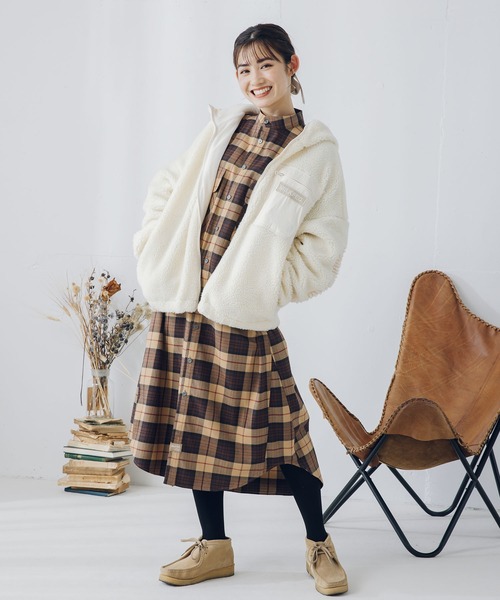 MILKFED.(ミルクフェド)の「SLEEVE LOGO HOODED JACKET(ブルゾン・レディース・ホワイト/ベージュ/レッド/ブラック/ライトグリーン・M/S)」の19枚目の写真