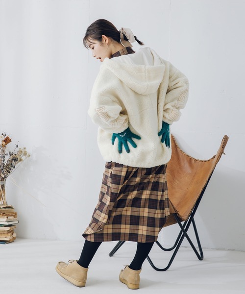 MILKFED.(ミルクフェド)の「SLEEVE LOGO HOODED JACKET(ブルゾン・レディース・ホワイト/ベージュ/レッド/ブラック/ライトグリーン・M/S)」の14枚目の写真
