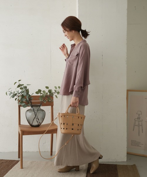 URBAN RESEARCH DOORS（アーバンリサーチドアーズ）の「ジョーゼットドルマンシャツ（シャツ/ブラウス・レディース・チャコールグレー/グレー/ピンクベージュ・ONE）」の4枚目の写真