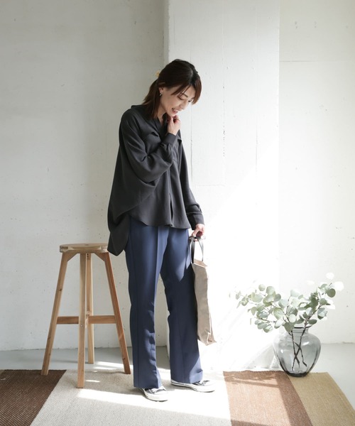 URBAN RESEARCH DOORS（アーバンリサーチドアーズ）の「ジョーゼットドルマンシャツ（シャツ/ブラウス・レディース・チャコールグレー/グレー/ピンクベージュ・ONE）」の6枚目の写真