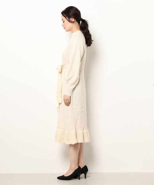 White Collection（ホワイトコレクション）の「2021AW フリル裾ボリューム袖ハイネックニットワンピース（ワンピース・レディース・ブラック/オフホワイト/モカ/アイボリー/ベージュ・FREE）」の18枚目の写真