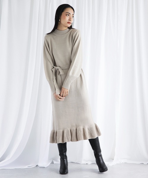 White Collection（ホワイトコレクション）の「2021AW フリル裾ボリューム袖ハイネックニットワンピース（ワンピース・レディース・ブラック/オフホワイト/モカ/アイボリー/ベージュ・FREE）」の4枚目の写真