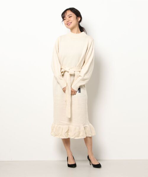 White Collection（ホワイトコレクション）の「2021AW フリル裾ボリューム袖ハイネックニットワンピース（ワンピース・レディース・ブラック/オフホワイト/モカ/アイボリー/ベージュ・FREE）」の22枚目の写真