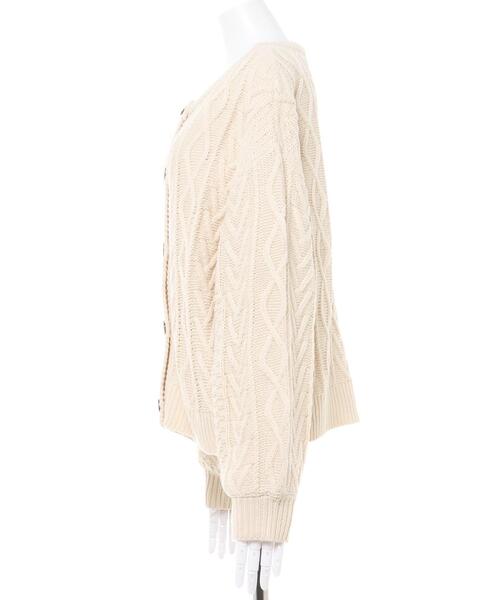 Allamanda(アラマンダ)の「クルーネックケーブル/カーディガン(カーディガン/ボレロ・レディース・ベージュ/アイボリー/ブルーグレー/モカ・M)」の5枚目の写真