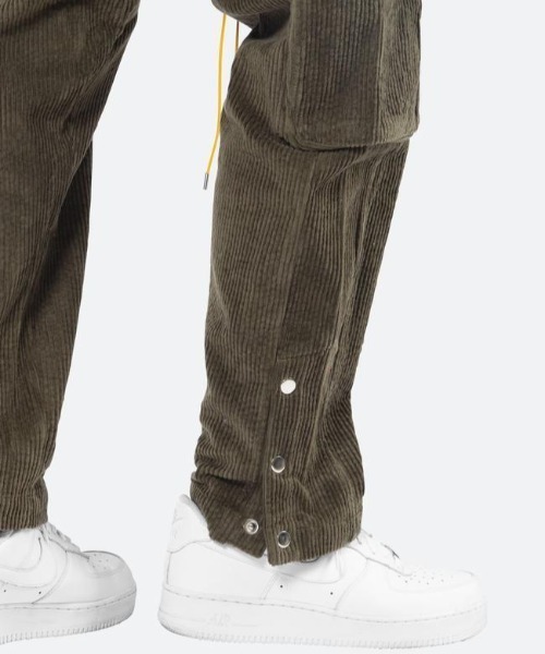 mnml(ミニマル)の「mnml/ミニマル/コーデュロイスナップカーゴパンツ/CorduroySnapCargoPants(21ML-AW593P)(カーゴパンツ・メンズ・ブラック/オリーブ・SMALL/MEDIUM/LARGE/X-LARGE)」の14枚目の写真
