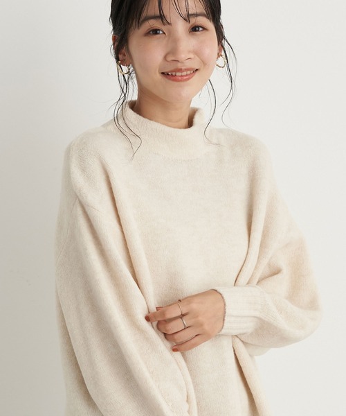 earth music&ecology（アースミュージックアンドエコロジー）の「ブラッシュヤーンチュニック＊（ニット/セーター・レディース・チャコールグレー/ベージュ/アイボリー/ミント・FREE）」の2枚目の写真