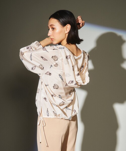 GRACE CLASS（グレースクラス）の「シェルモチーフフーディー（カーディガン/ボレロ・レディース・ネイビー・36）」の2枚目の写真