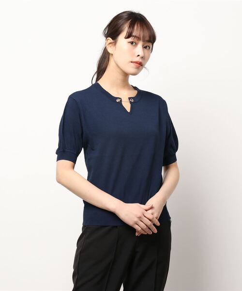 INTERPLANET(インタープラネット)の「天竺ハトメチェーンプルオーバー(ニット/セーター・レディース・ネイビー/グリーン/グレイッシュベージュ・FREE)」の16枚目の写真