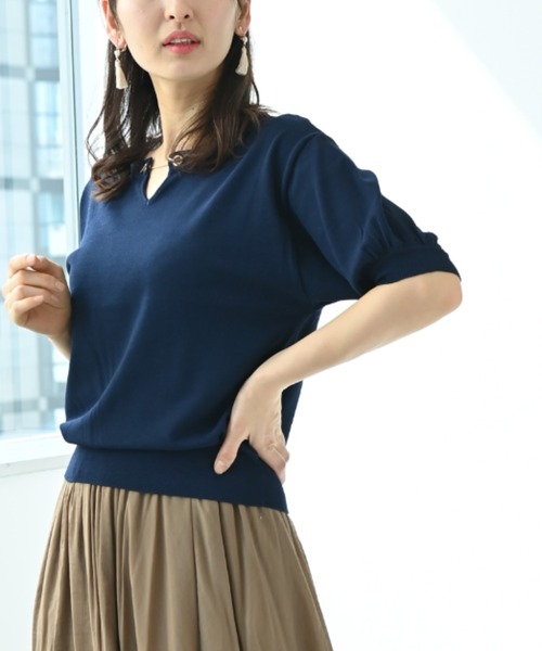 INTERPLANET(インタープラネット)の「天竺ハトメチェーンプルオーバー(ニット/セーター・レディース・ネイビー/グリーン/グレイッシュベージュ・FREE)」の10枚目の写真