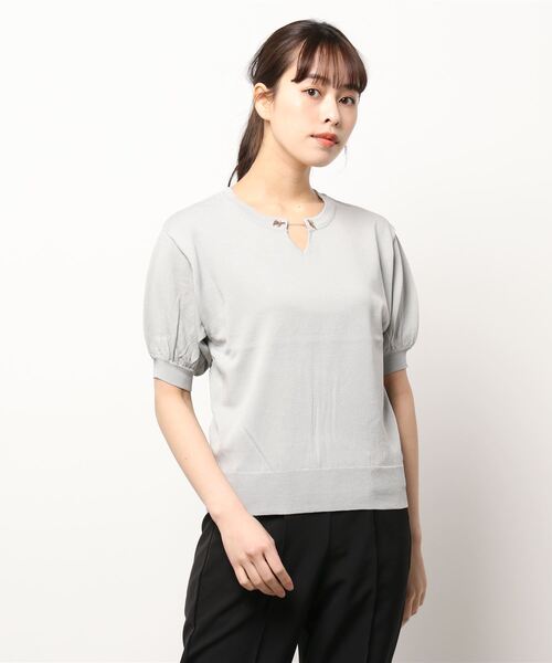 INTERPLANET(インタープラネット)の「天竺ハトメチェーンプルオーバー(ニット/セーター・レディース・ネイビー/グリーン/グレイッシュベージュ・FREE)」の17枚目の写真