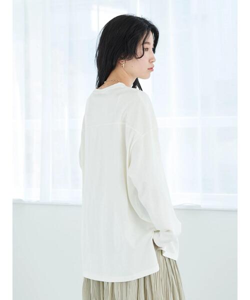 earth music&ecology（アースミュージックアンドエコロジー）の「ヨーク切り替ロゴロンＴ*（Tシャツ/カットソー・レディース・チャコールグレー/オフホワイト/グレイッシュベージュ・FREE）」の17枚目の写真