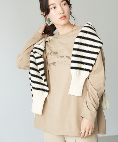 earth music&ecology（アースミュージックアンドエコロジー）の「ヨーク切り替ロゴロンＴ*（Tシャツ/カットソー・レディース・チャコールグレー/オフホワイト/グレイッシュベージュ・FREE）」の3枚目の写真