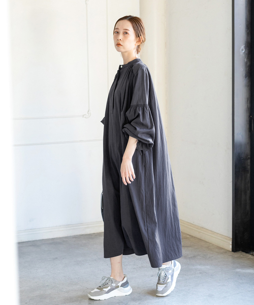 IENA（イエナ）の「レーヨンナイロンシャーリングワンピース◆（ワンピース・レディース・カーキ/ネイビー/ホワイト・36/38）」の17枚目の写真