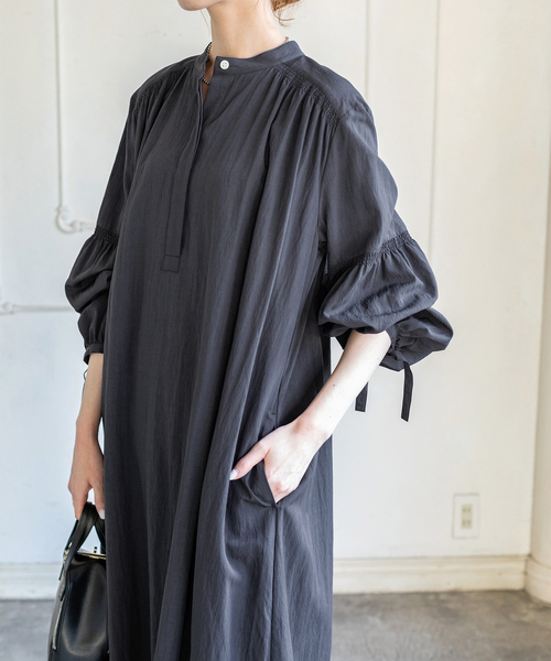 IENA（イエナ）の「レーヨンナイロンシャーリングワンピース
