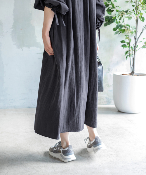 IENA（イエナ）の「レーヨンナイロンシャーリングワンピース